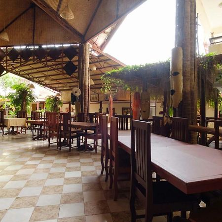 Oyo 621 De Loro Inn Puerto Princesa Ngoại thất bức ảnh