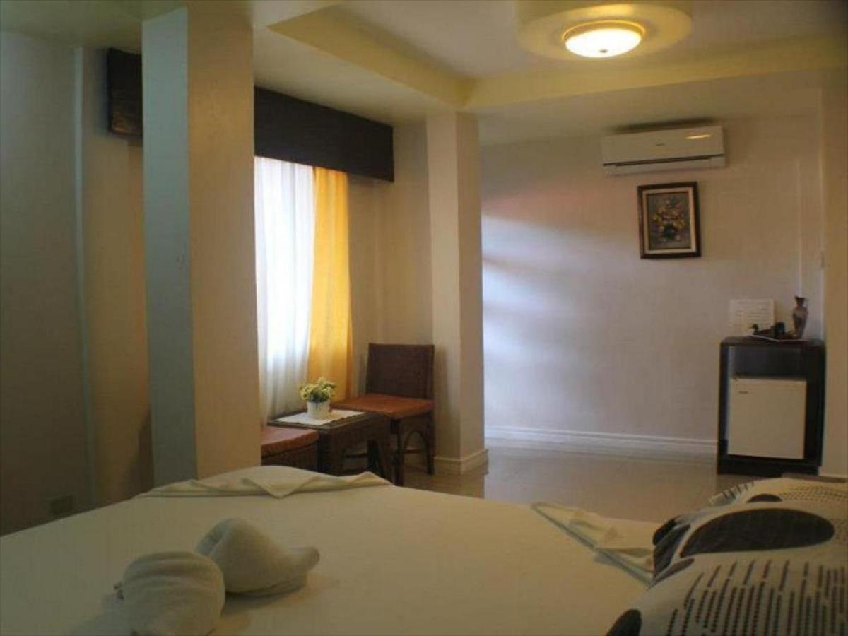 Oyo 621 De Loro Inn Puerto Princesa Ngoại thất bức ảnh