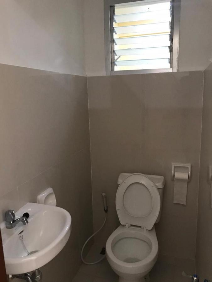 Oyo 621 De Loro Inn Puerto Princesa Ngoại thất bức ảnh